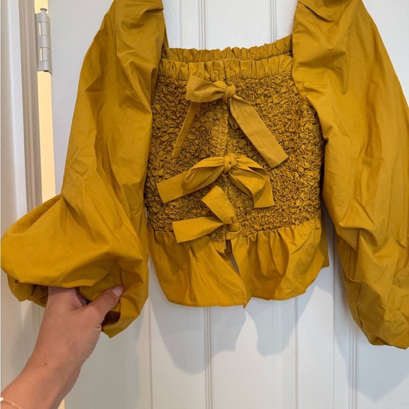 K1. Mare Mare Anthropologie Tilly Smocked Bow-Tie Blouse in Yellow - Picture 7 of 10